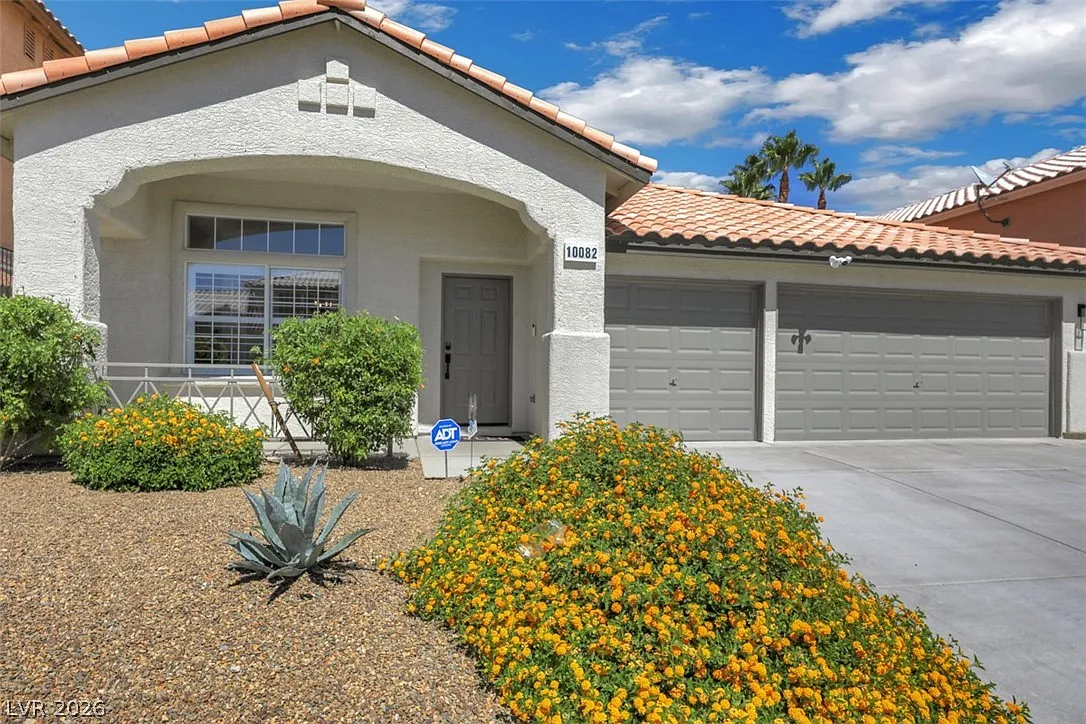 3 bed, 2.0 bath, 1821 sqft, $4,350 — Photo 4