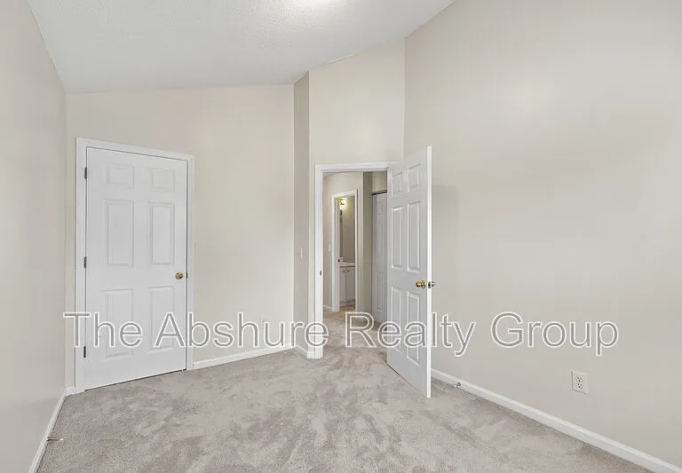 4224 Lake Woodard Dr — Photo 29