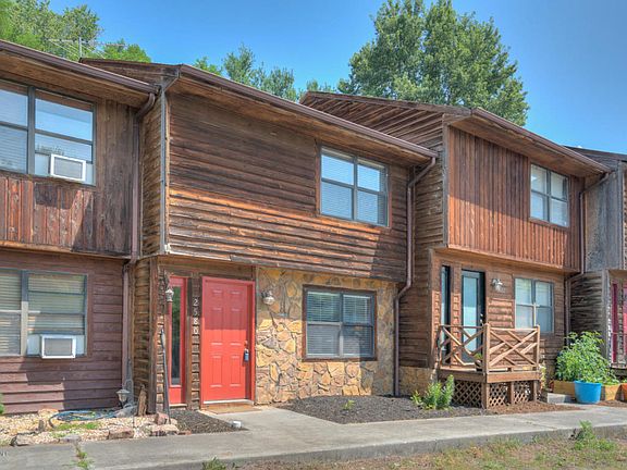 2nd image of 2580 Townhouse Dr SE