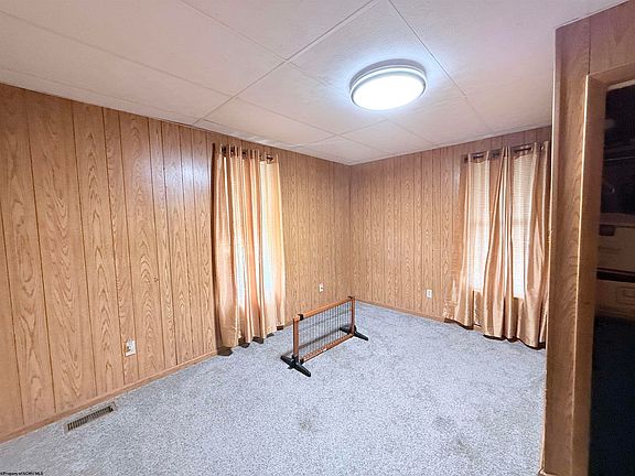 5th image of 101 Denham St