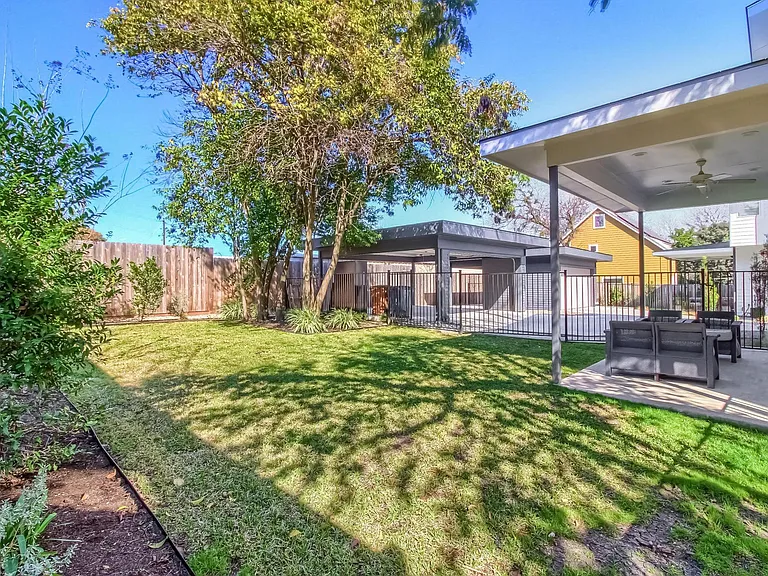 2112 Thornton Rd — Photo 38