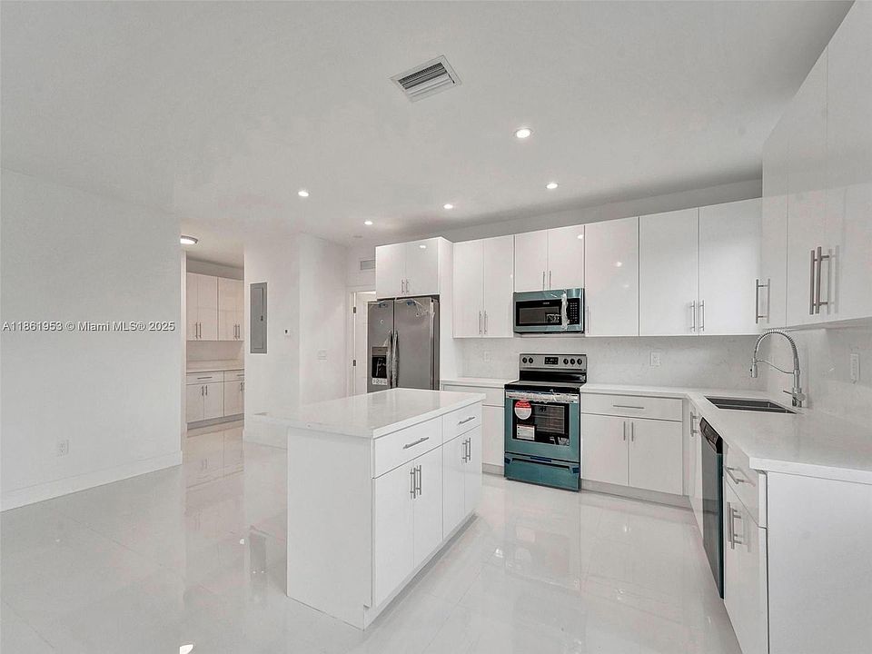 1st image of 2631 E 7th Ave #U