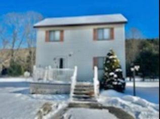 11 Juniper Ct, Woodridge, NY