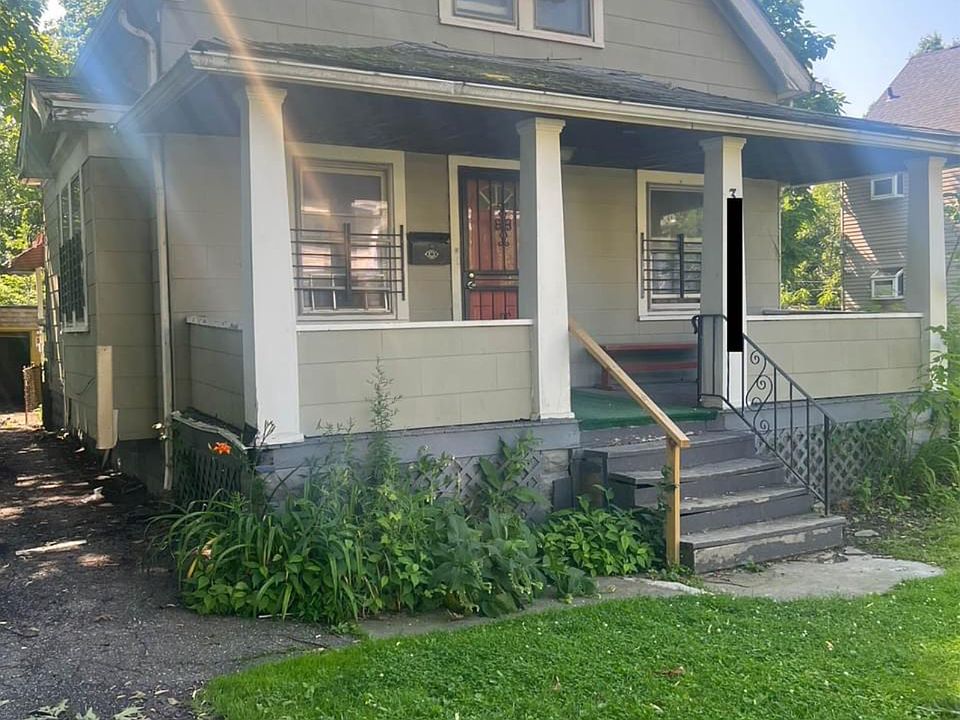 1st image of 3046 E 126th St