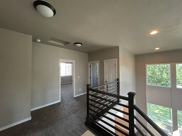 1725 E Bellalucca Ln — Photo 14