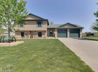 106 Fox Run Ct, Le Roy, IL 61752