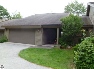 6200 Red Fox Run, Traverse City, MI 49686
