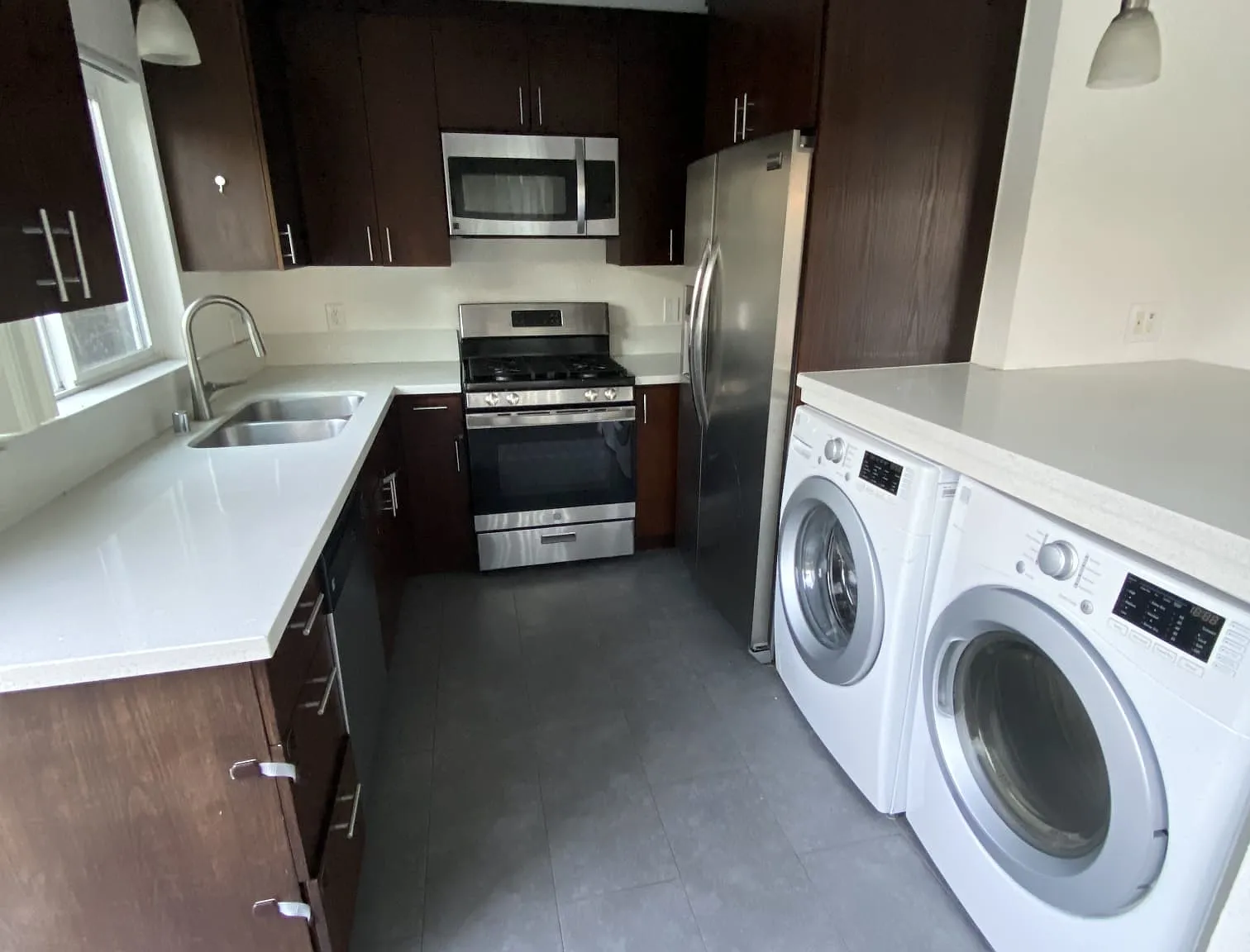 2 bed, 2.5 bath, 900 sqft, $3,599 — Photo 1