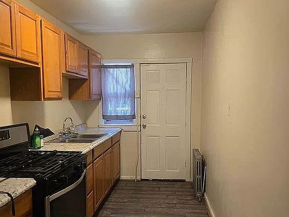 4th image of 4926 Edgemere Ave