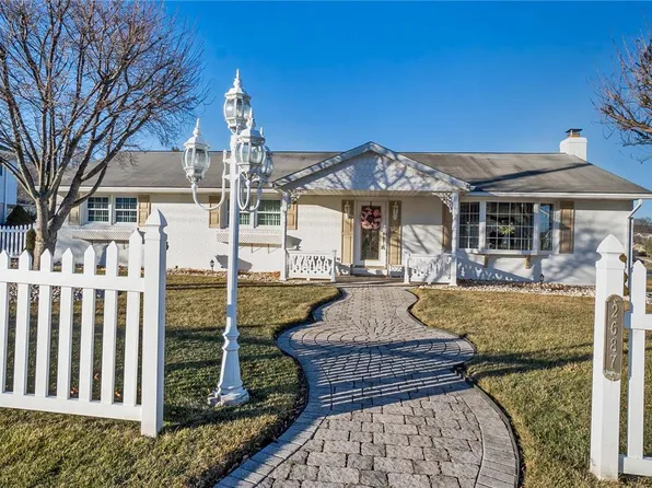 2687 Lehigh St, Slatington, PA 18080