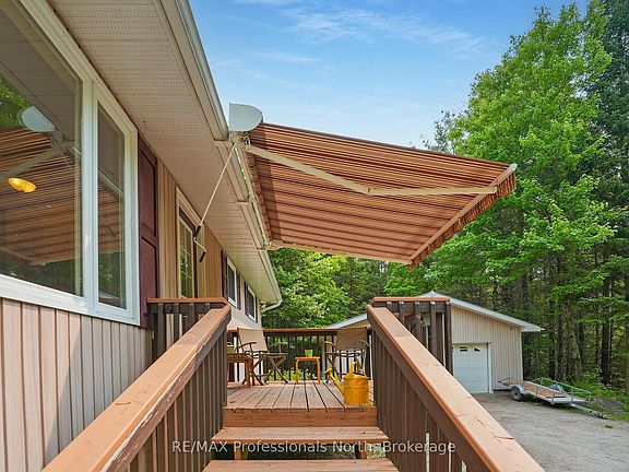 5th image of 3072 Gelert Rd