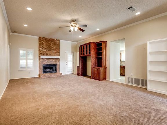 3rd image of 1425 New Haven Dr