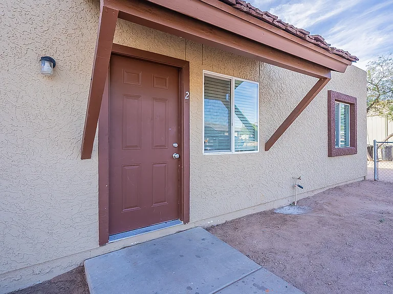 501 E Quail Ave #1 — Photo 4