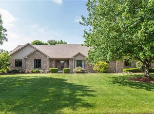 10482 Breezeway Cir, Brownsburg, IN 46112