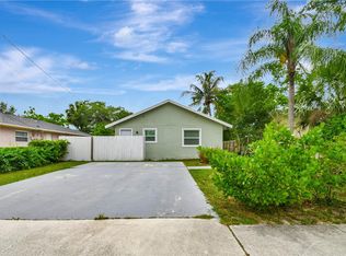 207 Caroline Dr, West Palm Beach, FL 33413