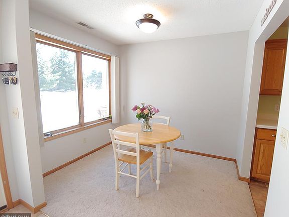 3rd image of 805 Woodland Ln