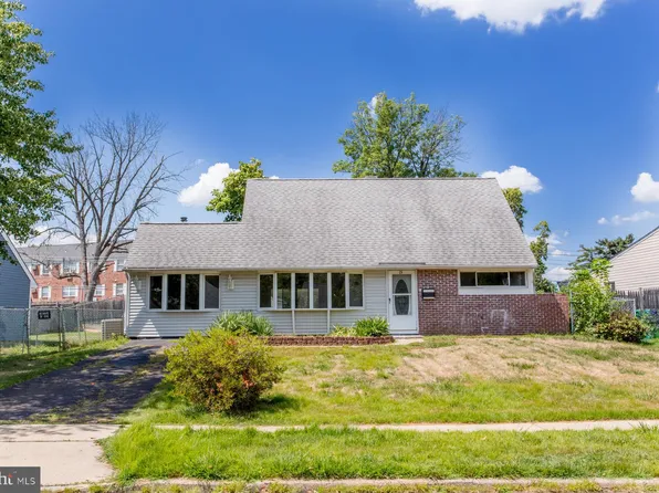 15 Violet Rd, Levittown, PA 19057