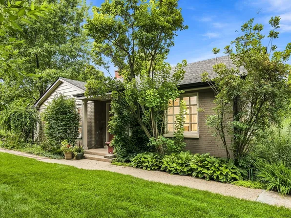 901 Cherokee Rd, Wilmette, IL 60091