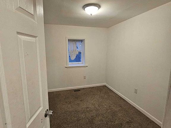 5th image of 219 N Lawrence St
