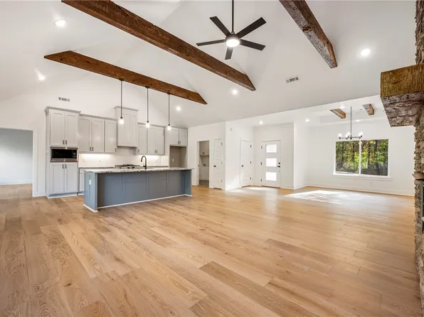 14 Sheffield Dr, Bella Vista, AR 72714