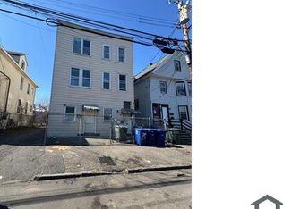 265 6th St #3, Bridgeport, CT 06607
