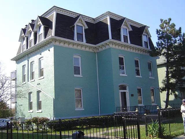 126 Cottage Street
