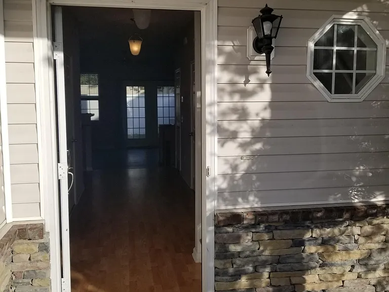 584 Governor Treutlen Cir — Photo 3