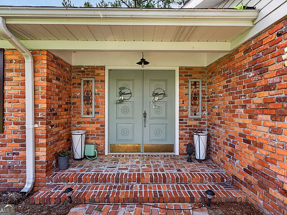 5th image of 2027 Ellis Ln
