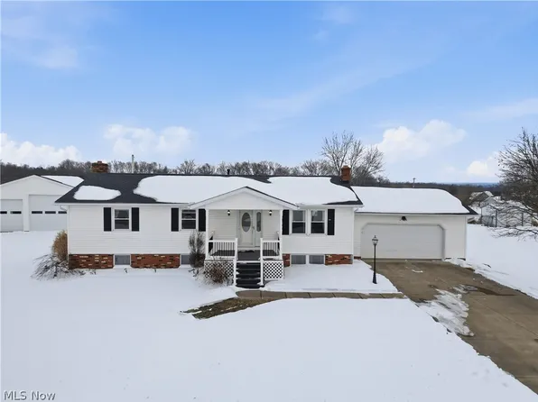 320 Musser Dr, Hopewell, OH 43746