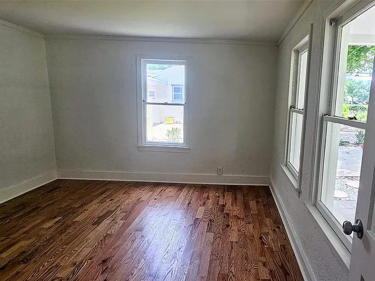 505 Colorado St — Photo 10