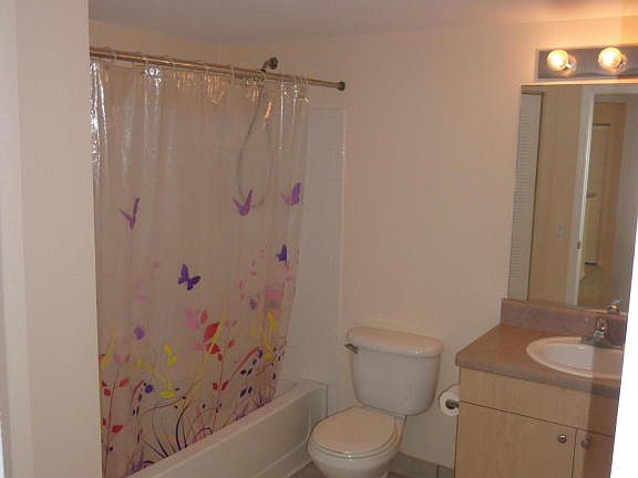 4th image of 1301 Villa Cir