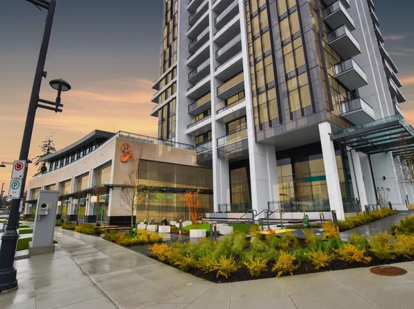 13675 107a Ave #1910, Surrey, BC V3T 2H2