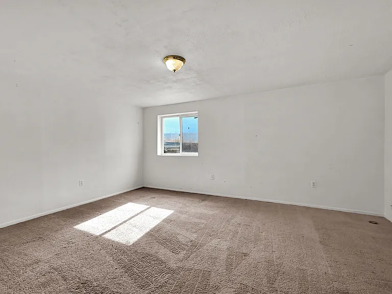 5991 S 3260 W — Photo 22