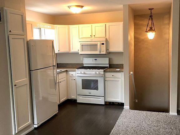 2nd image of 27 Woodrose Ln Floor 2