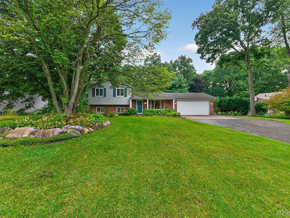 8965 Tartan Dr, photo 2
