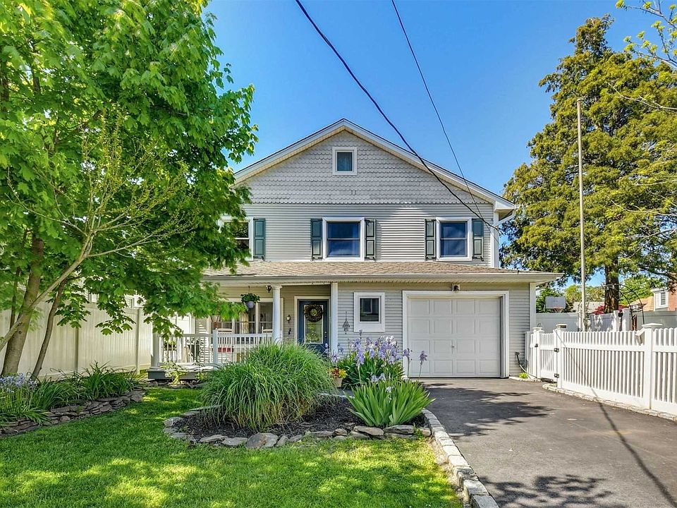 1st image of 27 Cormack Ct