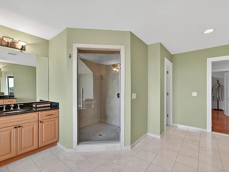11 Dorian Way — Photo 25