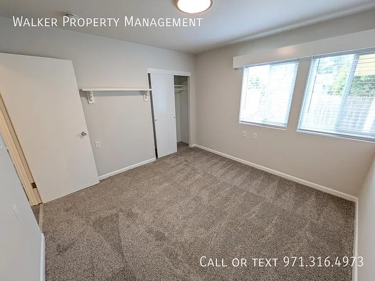 3911 NE Garden Dr — Photo 14