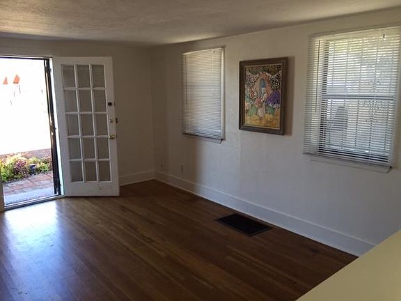 3rd image of 2810 Silver Ave SE