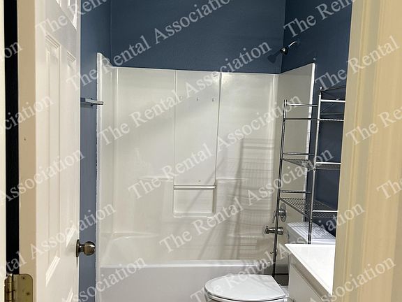 5th image of 2302 Desiree St
