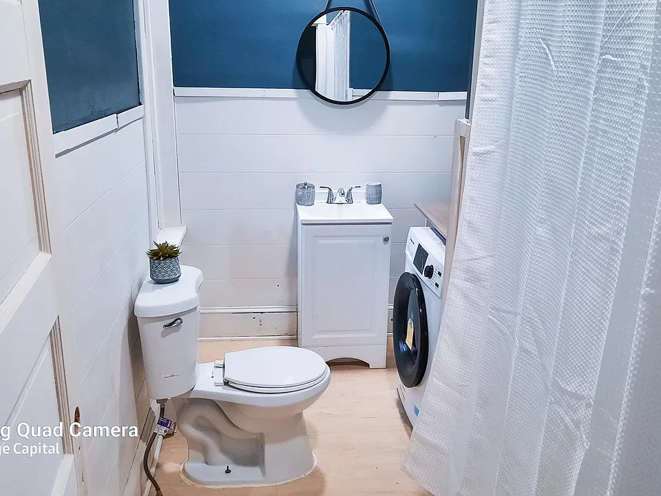 Spacious Bathroom with Washer / Dryer