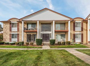 29304 Gloede St, Warren, MI 48088