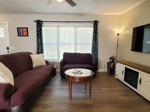 3rd image of 5943 Driftwood Ln #V