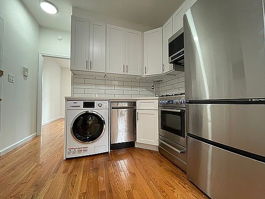 2nd image of 321 E 93rd St APT 5E