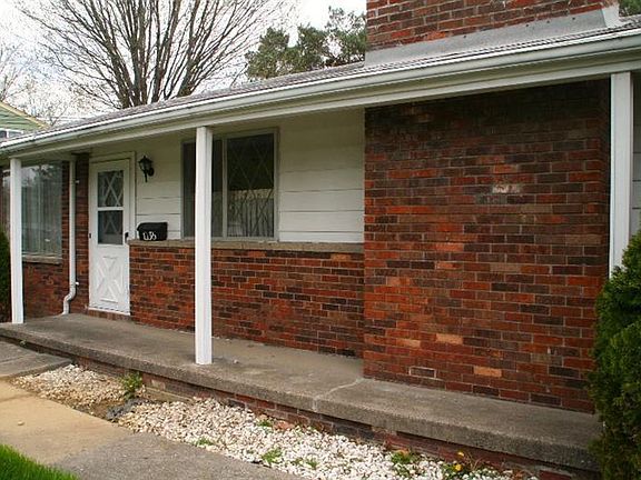 3rd image of 1036 Arapaho Dr