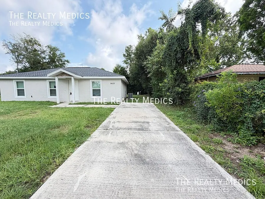 !Price Drop! Charming 3 Bedroom, 2 Bathroom Home In Ocala!! — Photo 3