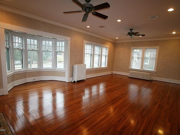 5th image of 44 Gay Ave SE