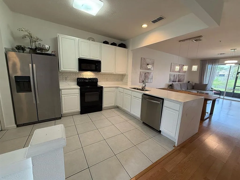 2 bed, 2.5 bath, 1650 sqft, $2,500 — Photo 4