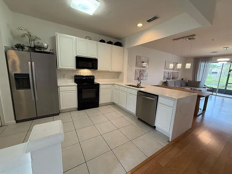6235 Goethe St #106 — Photo 4