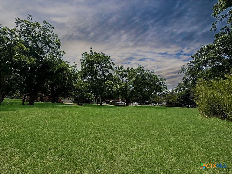 1st image of 922 Booneville Ave